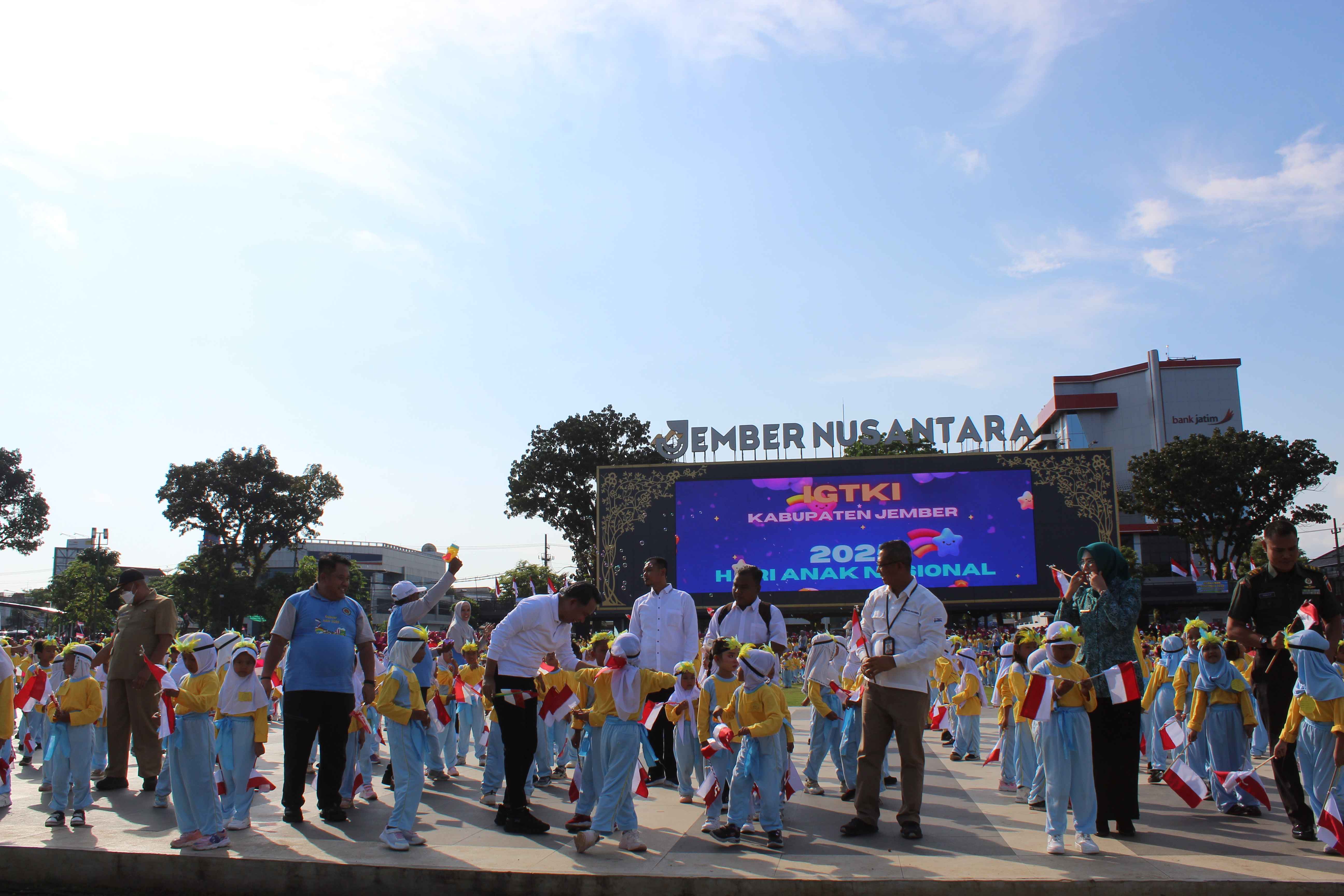 Anak Hebat, Jember Kuat: Ribuan Siswa TK Bersatu dalam Keceriaan Hari Anak Nasional